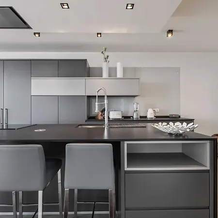 Four - Bedroom Luxvilla Funchal (Madeira)