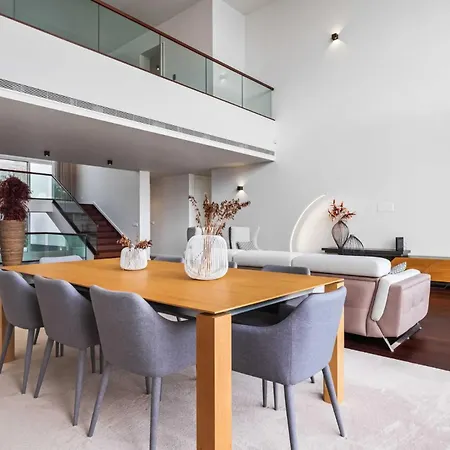 Bed & Breakfast Four - Bedroom Luxvilla *